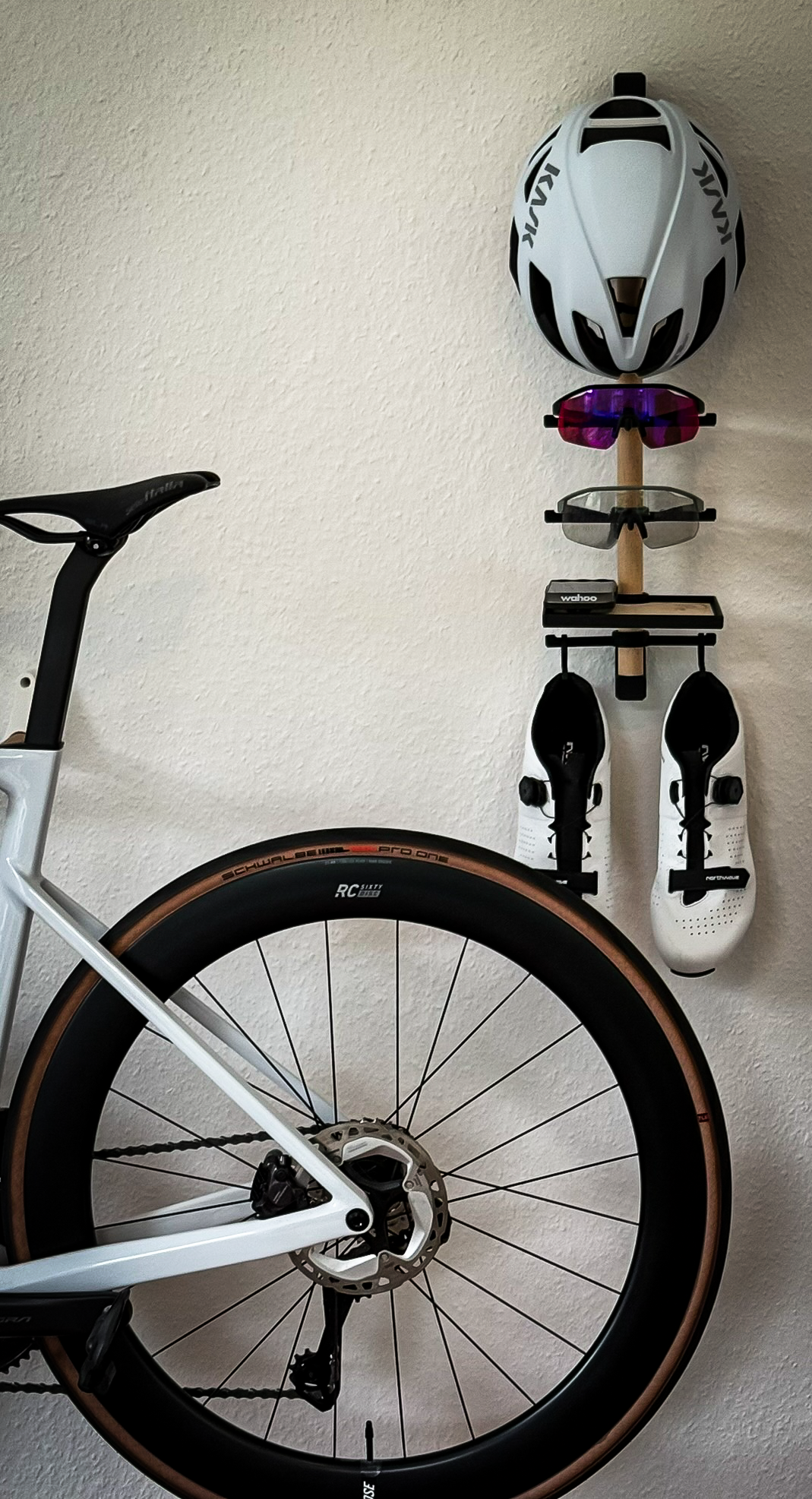 fahrradhelm aufbewahrung Bike Gear Rack – Buche & PLA+ – Holzbucht