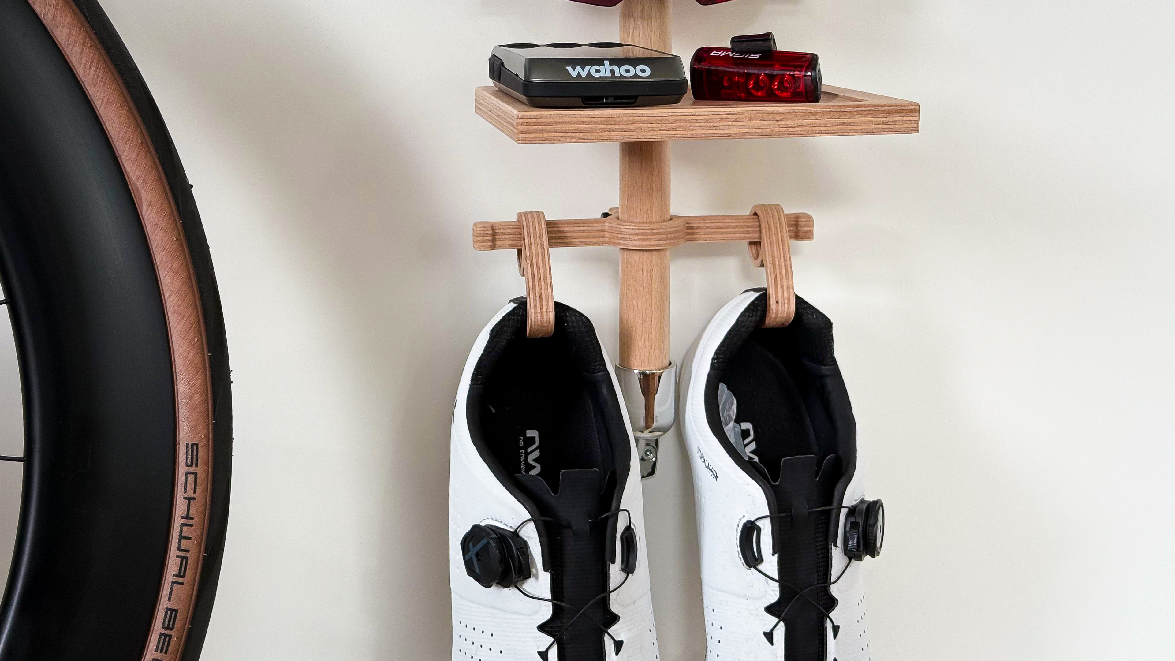 Bike Gear Wandhalterung aus Holz & Edelstahl