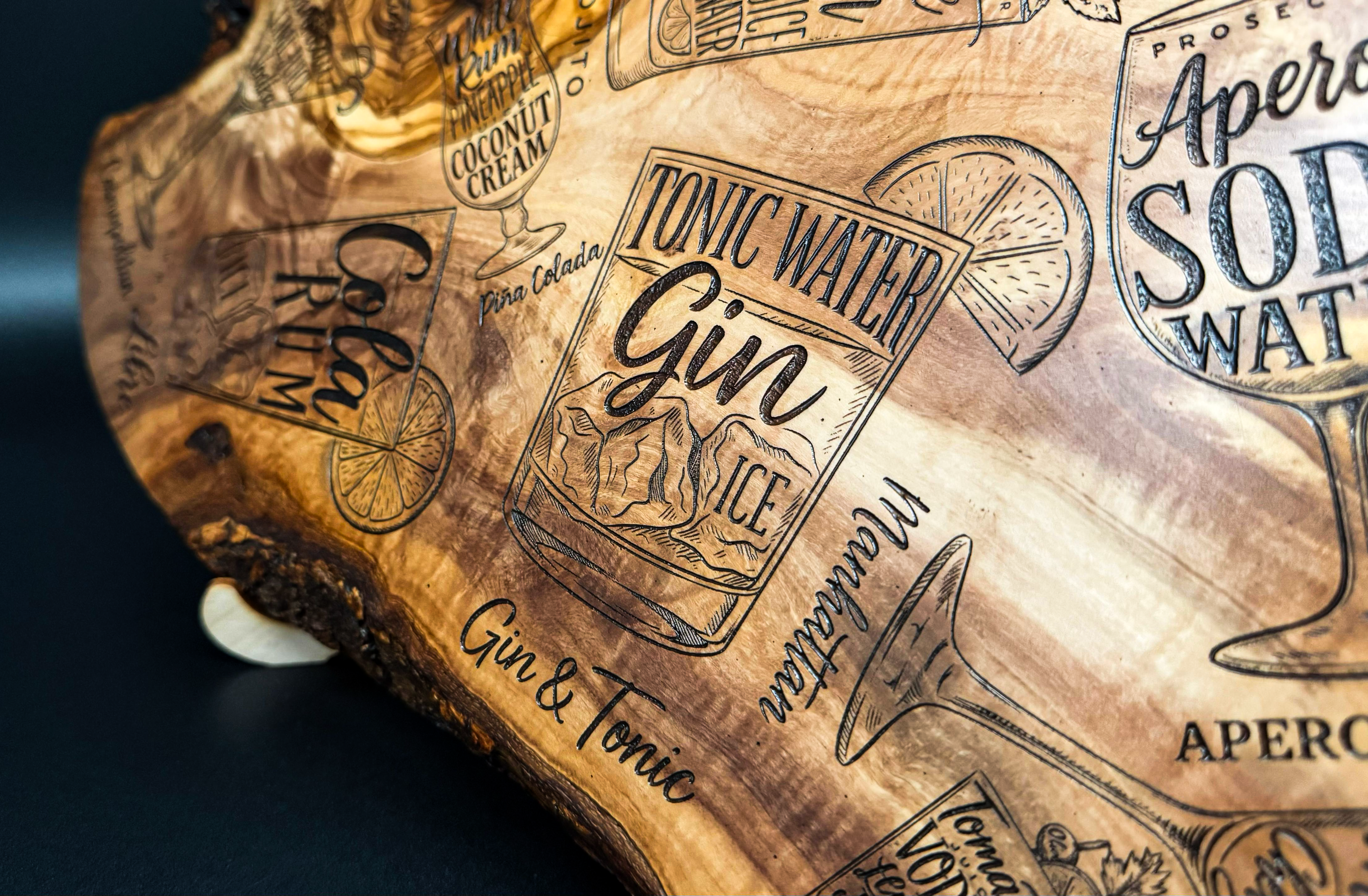 Olivenholz Servierbrett – Cocktail Edition