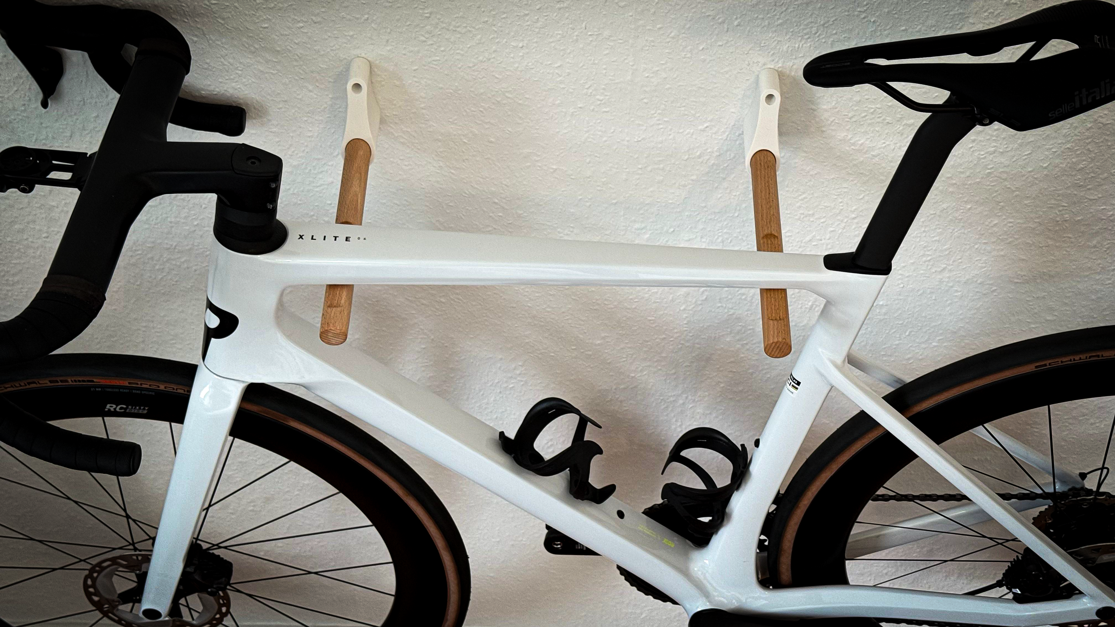 Rennrad Wandhalterung aus Holz & PLA